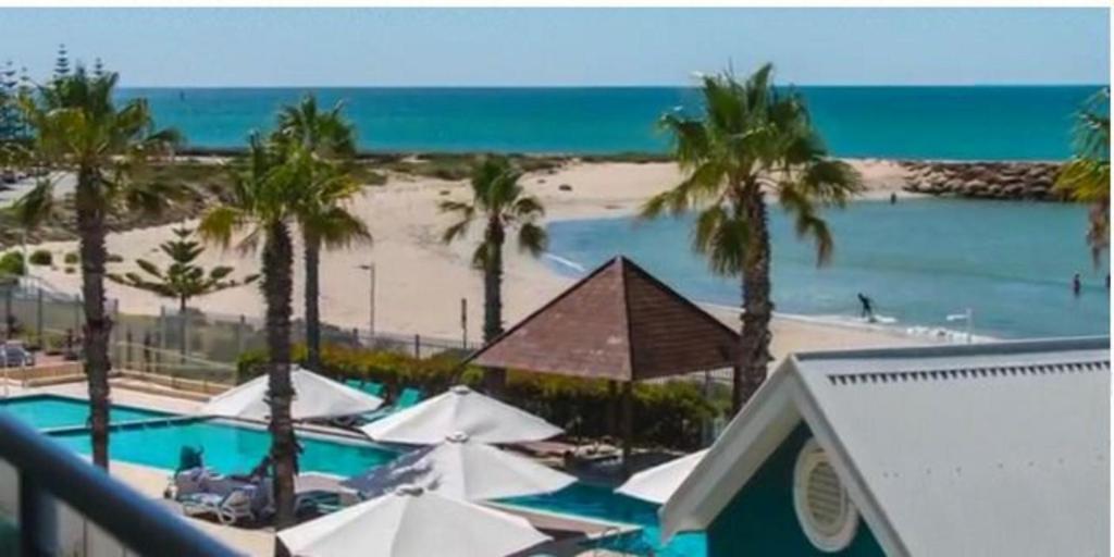 An Ocean,Beachfront And Pool View Apartment 210 Мандура Екстер'єр фото