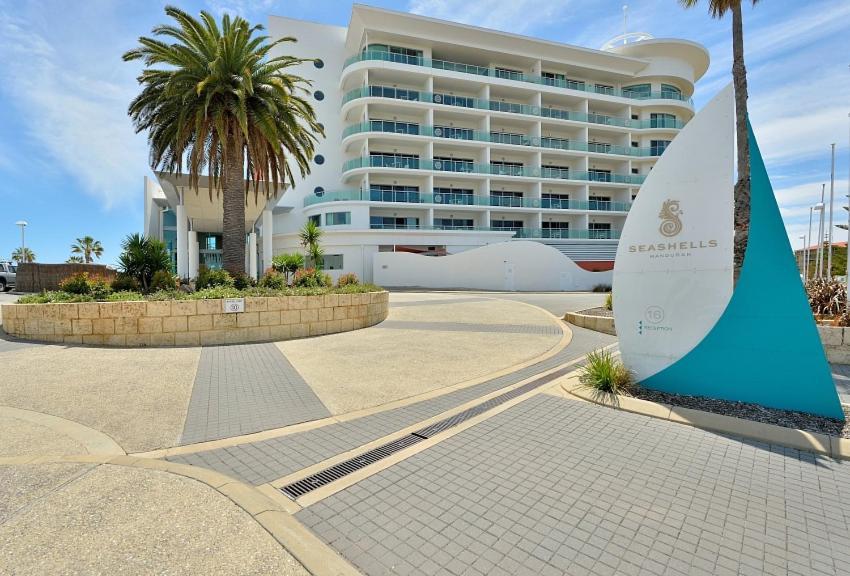 An Ocean,Beachfront And Pool View Apartment 210 Мандура Екстер'єр фото