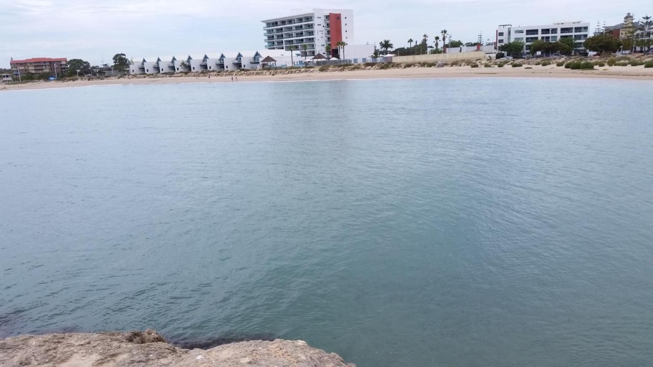 An Ocean,Beachfront And Pool View Apartment 210 Мандура Екстер'єр фото