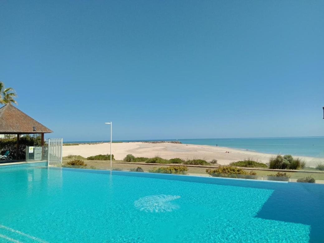 An Ocean,Beachfront And Pool View Apartment 210 Мандура Екстер'єр фото