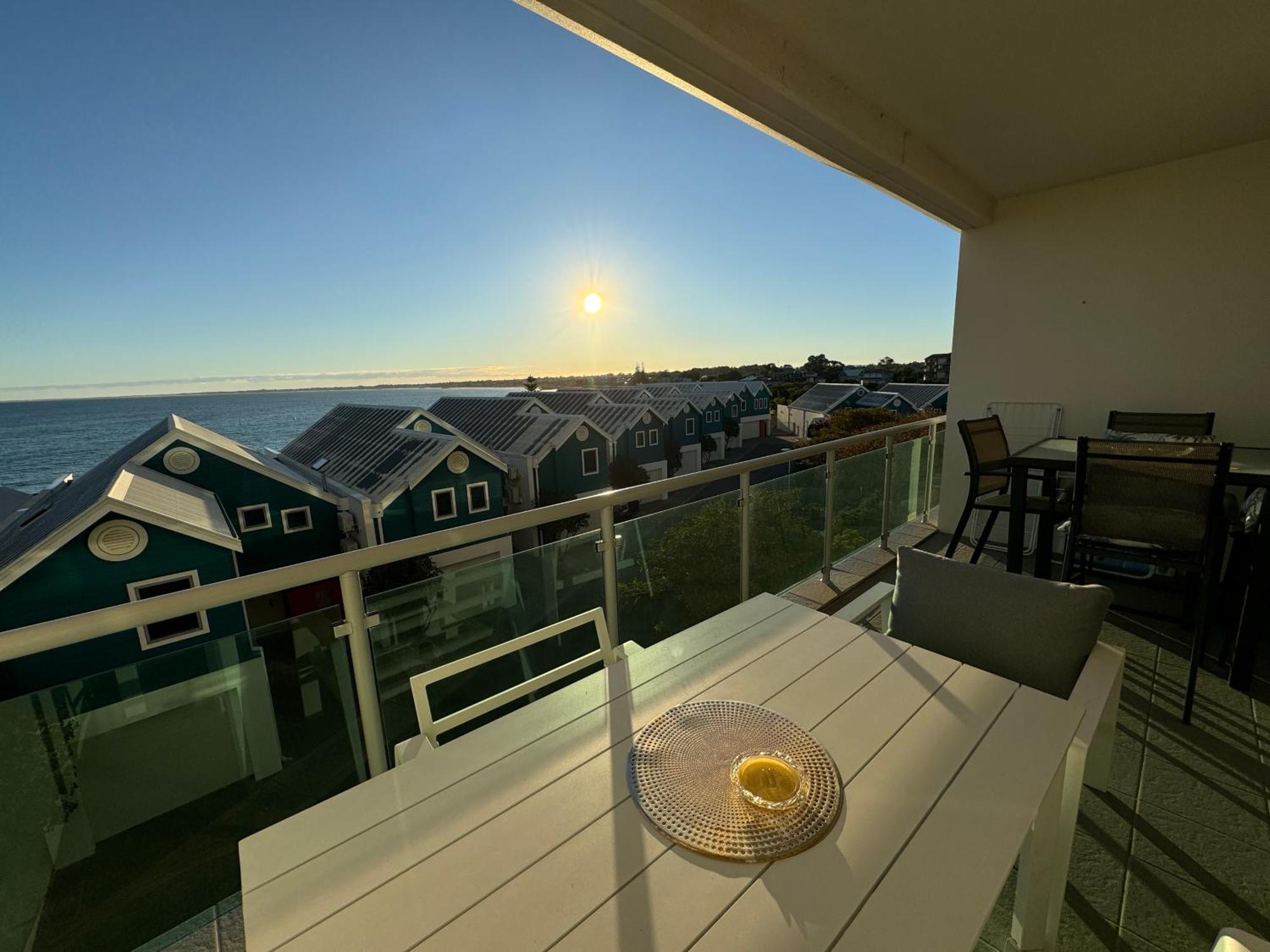An Ocean,Beachfront And Pool View Apartment 210 Мандура Екстер'єр фото