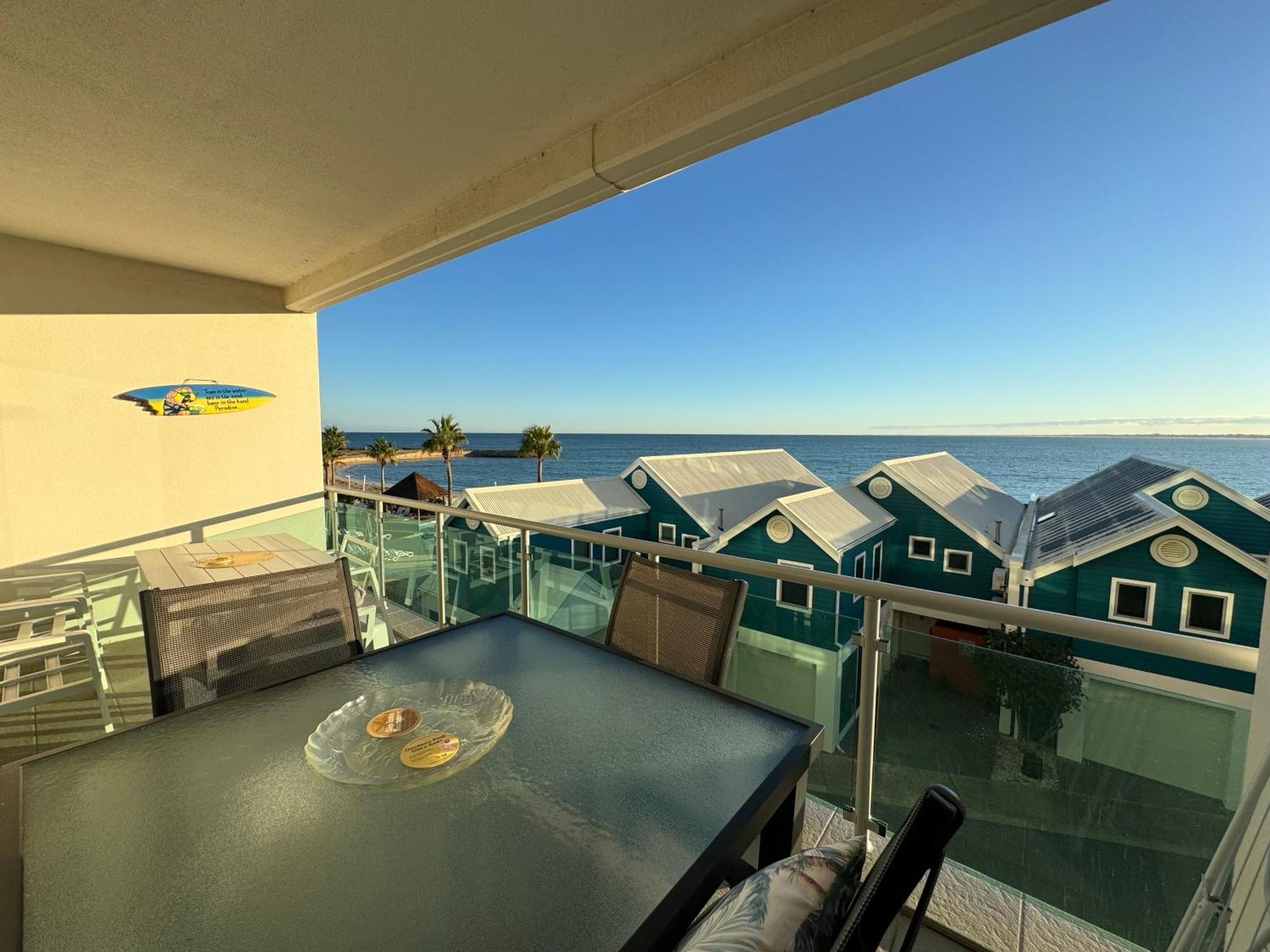An Ocean,Beachfront And Pool View Apartment 210 Мандура Екстер'єр фото