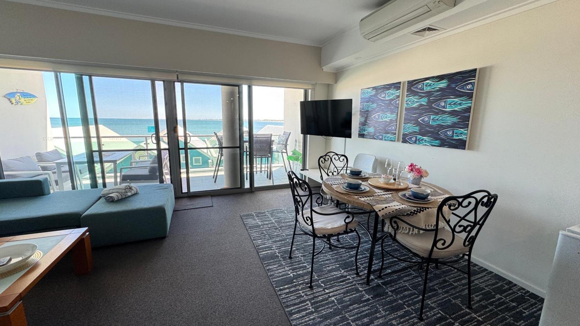 An Ocean,Beachfront And Pool View Apartment 210 Мандура Екстер'єр фото