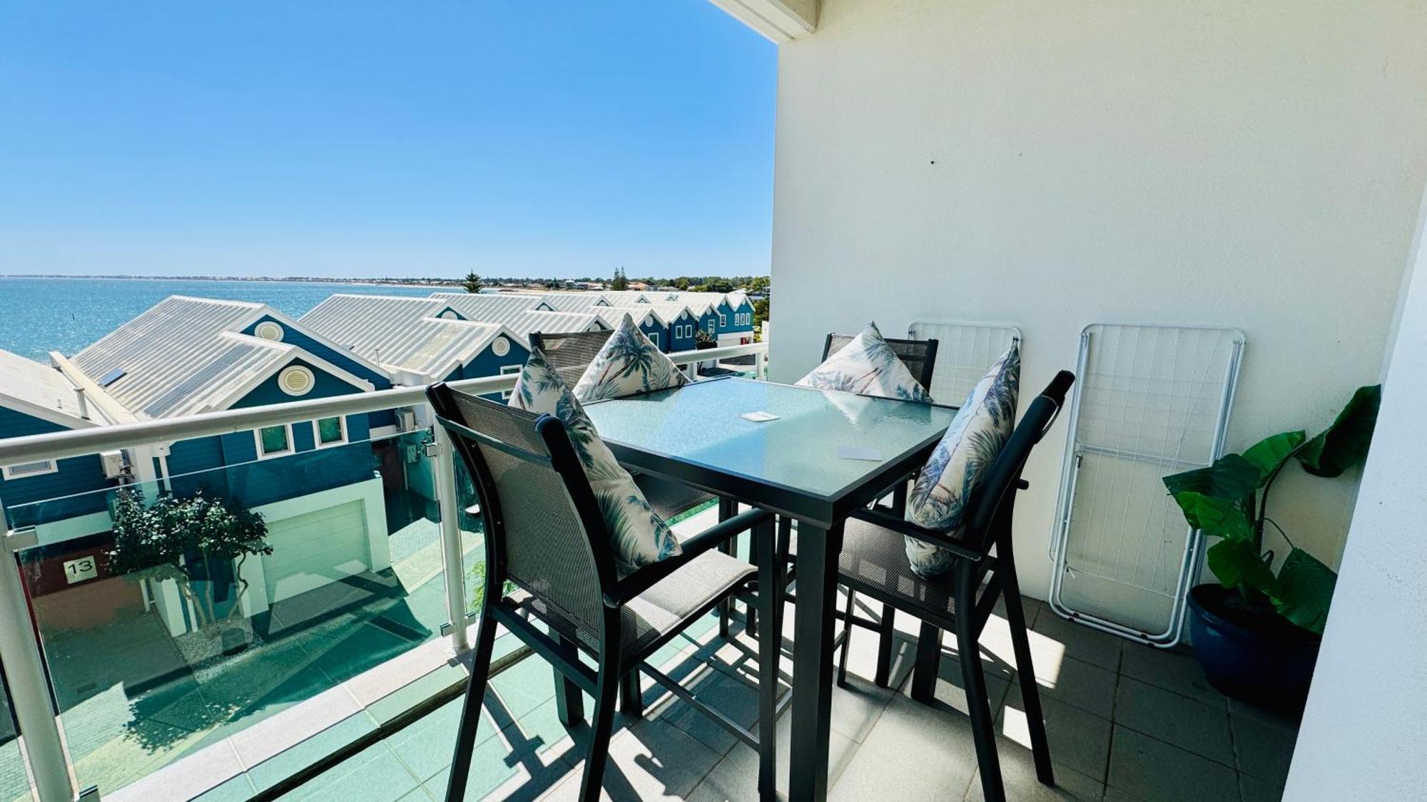 An Ocean,Beachfront And Pool View Apartment 210 Мандура Екстер'єр фото