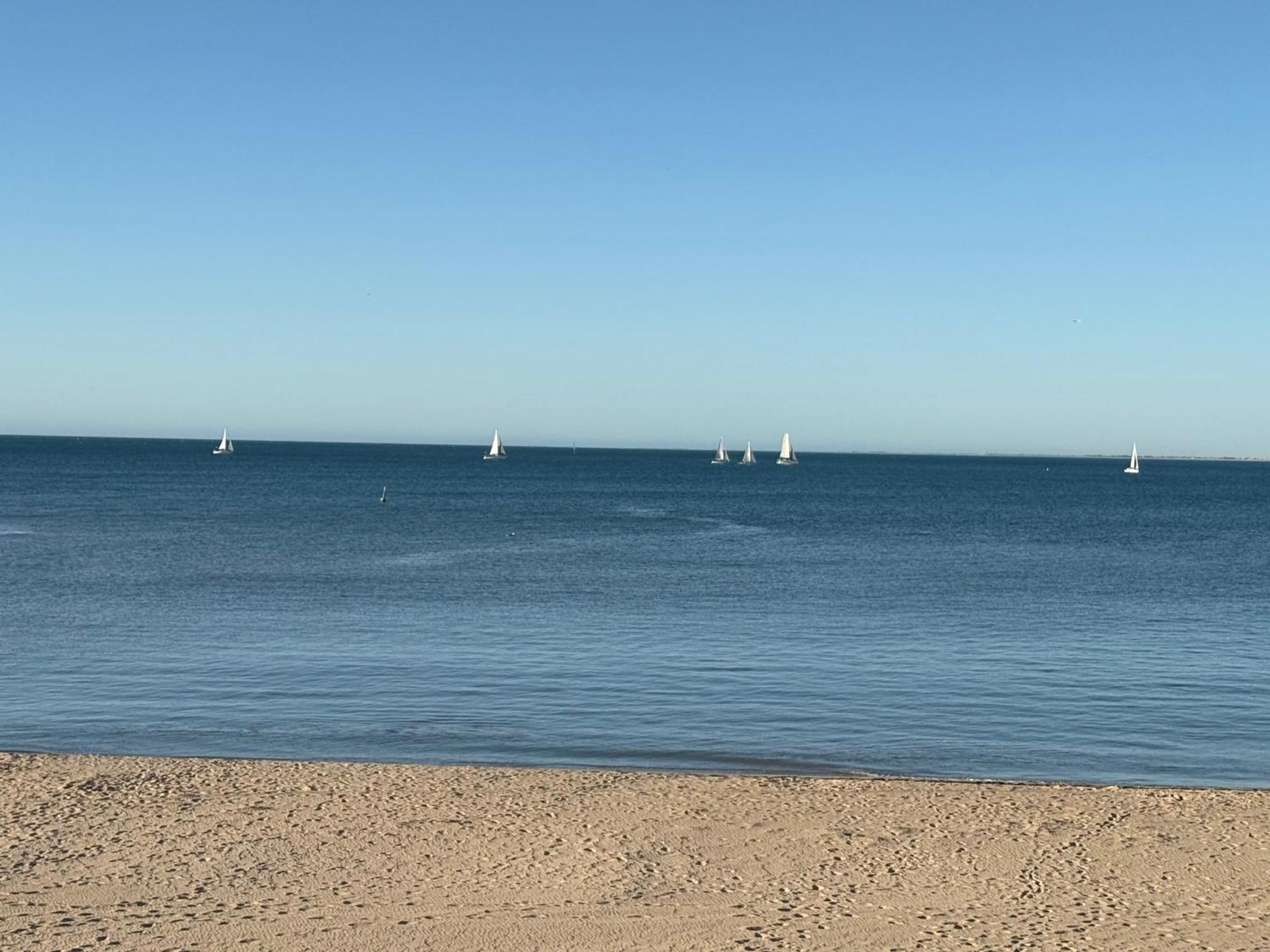 An Ocean,Beachfront And Pool View Apartment 210 Мандура Екстер'єр фото
